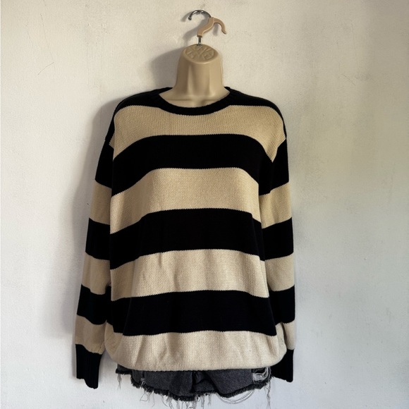 Brandy Melville oversized Navy and Cream Knit Sweater - Picture 1 of 5